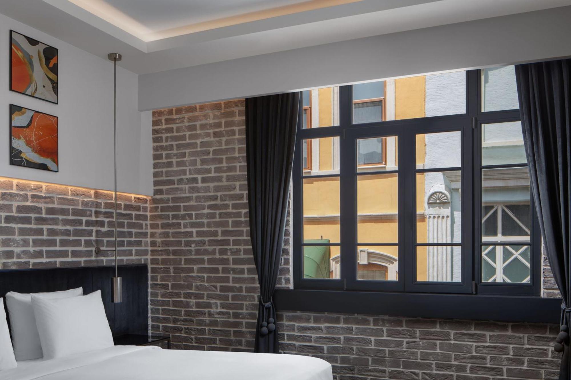Decamondo Galata, A Tribute Portfolio Hotel 이스탄불 외부 사진 A room at the hotel